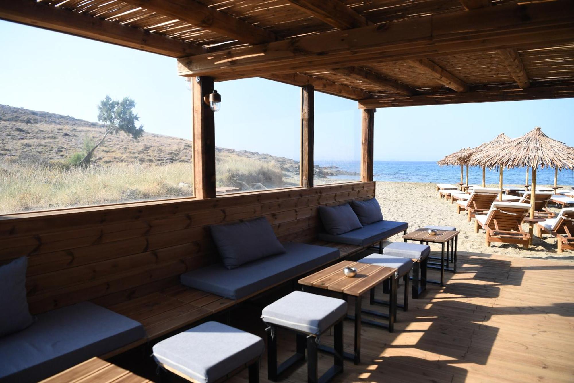 Nostos Beachfront Apartments & Studios Agios Ioannis  Esterno foto