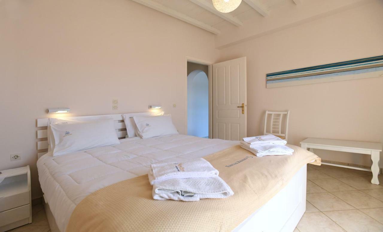 Nostos Beachfront Apartments & Studios Agios Ioannis  Esterno foto
