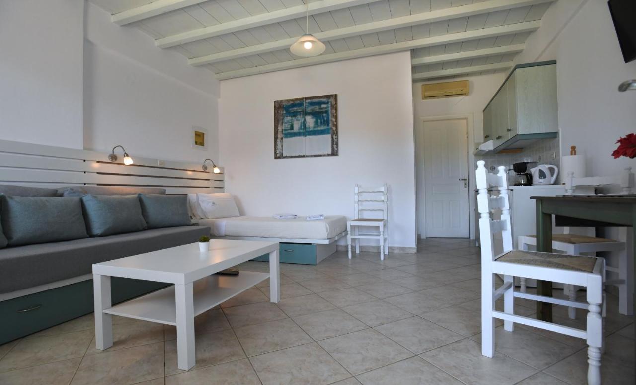 Nostos Beachfront Apartments & Studios Agios Ioannis  Esterno foto