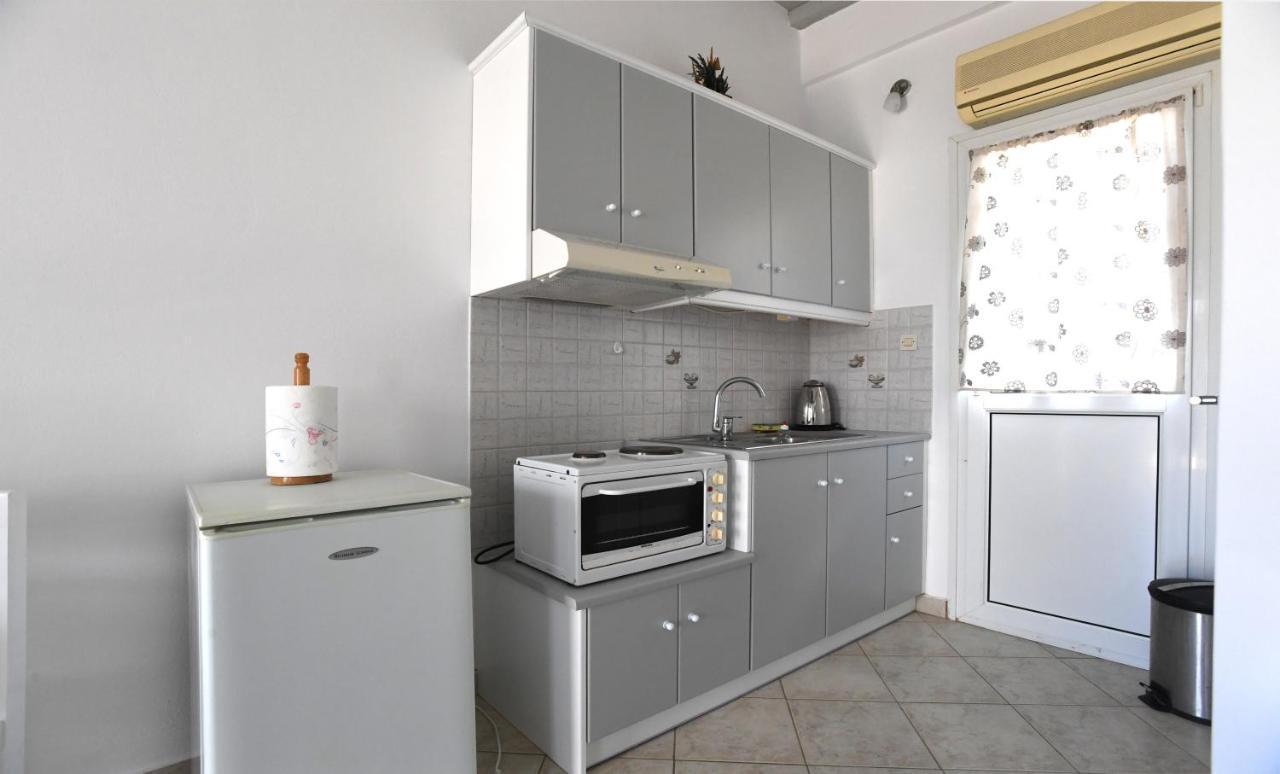 Nostos Beachfront Apartments & Studios Agios Ioannis  Esterno foto